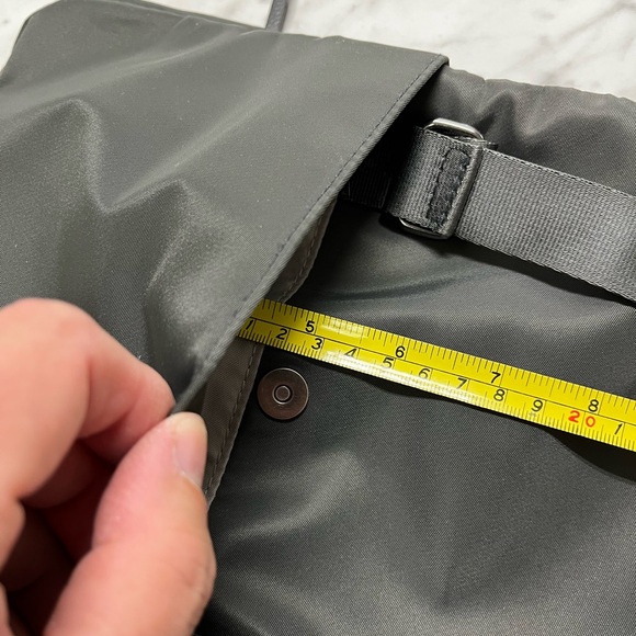 Baggallini Julie Slim crossbody bag. - Picture 13 of 16